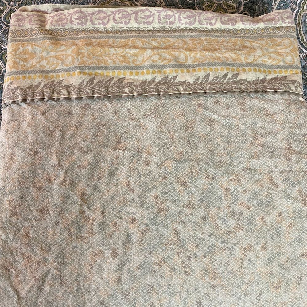 Croscill Bedding Sheets in Gold and Gray